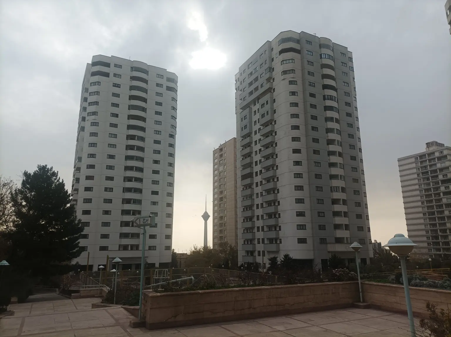 خرید برج 254 متری چهار خواب دربرج های هرمزان شهرک غرب تهران