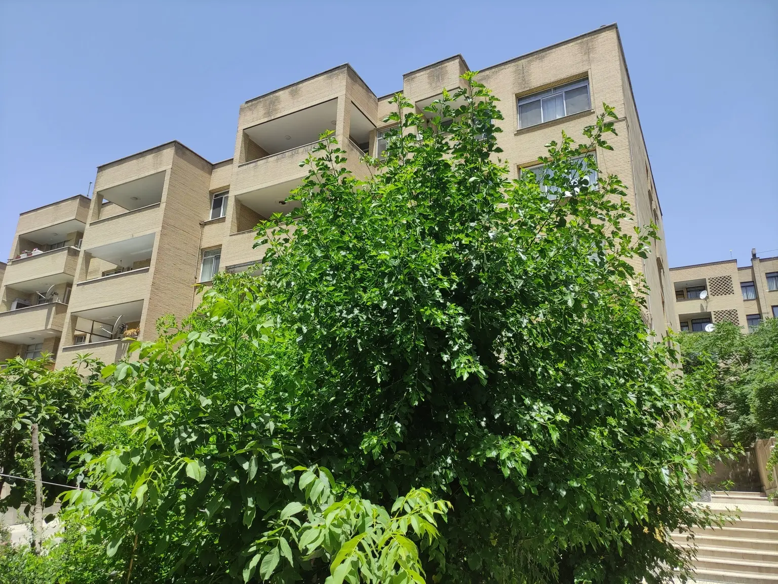  اجاره آپارتمان 180 متری ۳ خواب در شهرک غرب پیروزان
