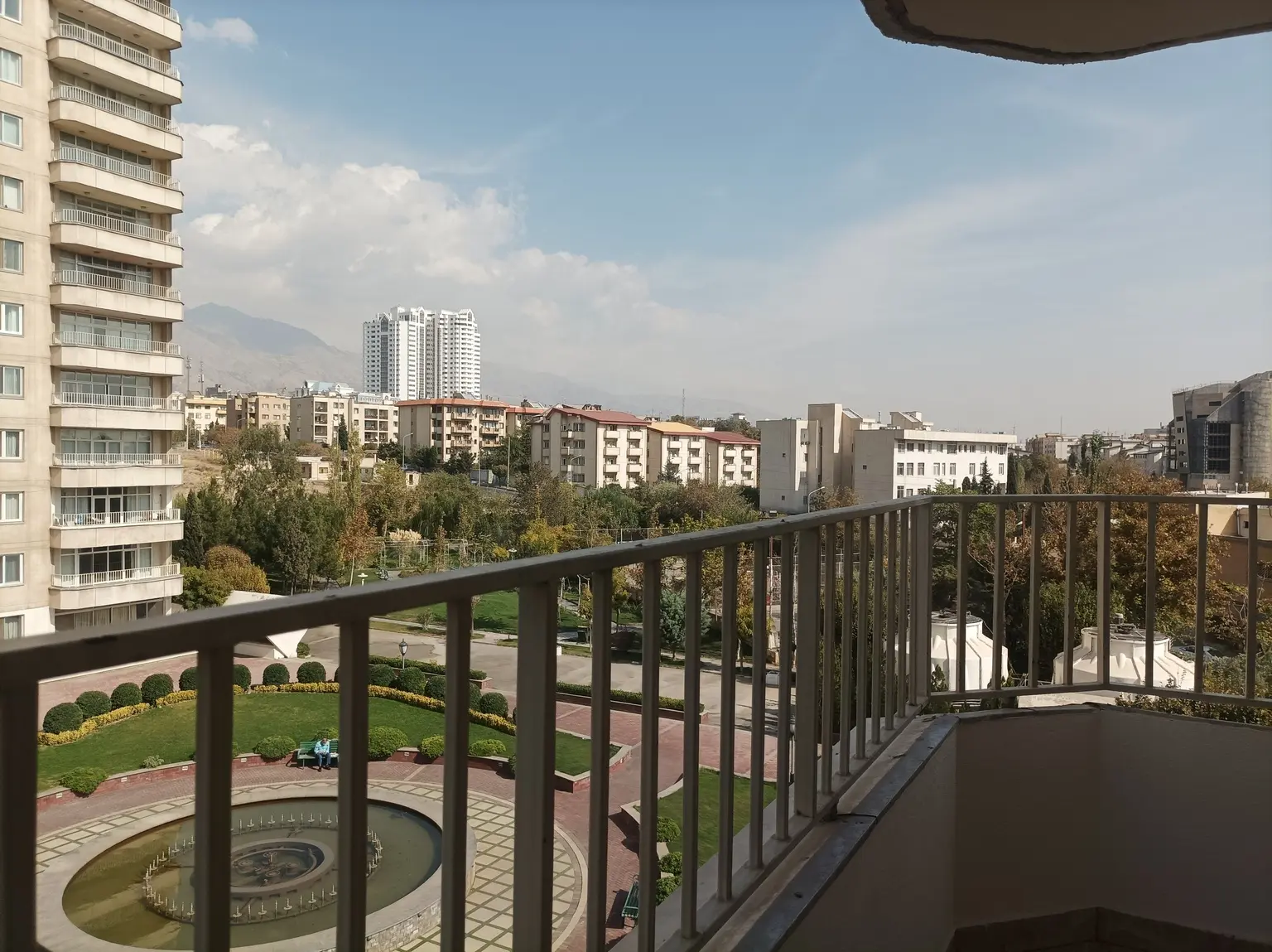 خرید آپارتمان 200 متری  سه خواب در برج تهران شهرک غرب