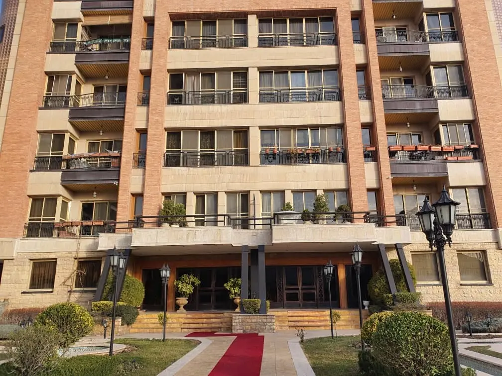 فروش آپارتمان 158 متری سه خواب در سعادت آباد میدان کاج 
