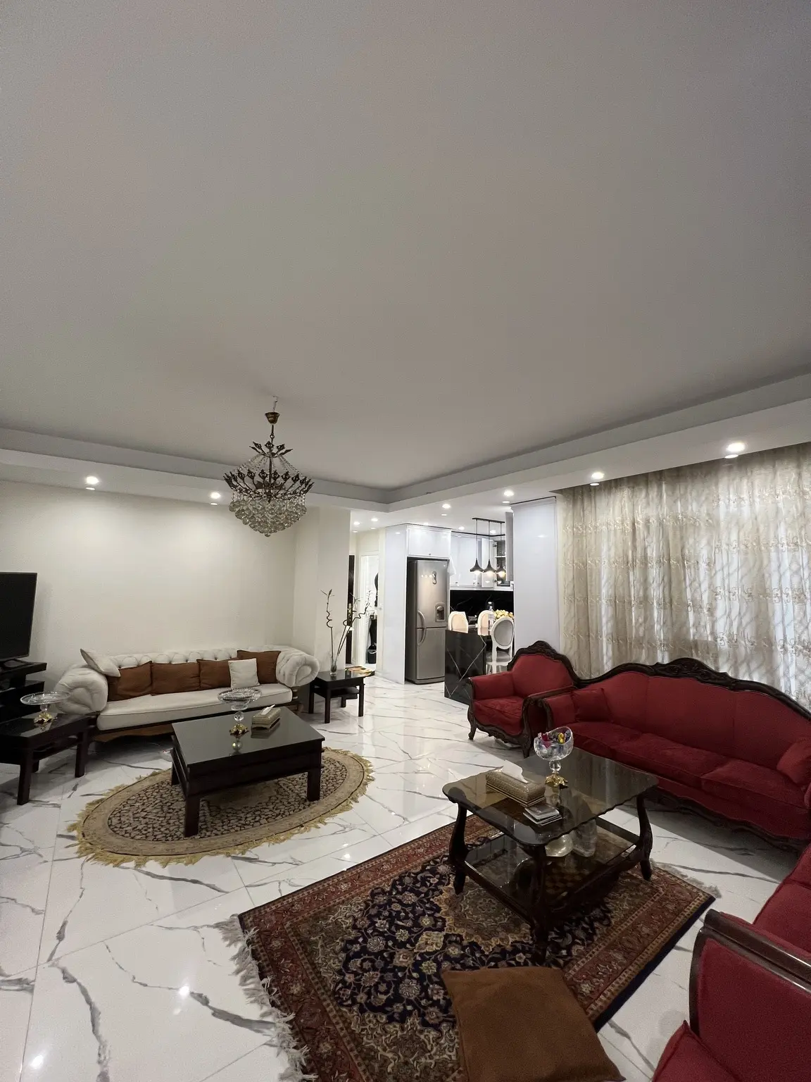 فروش آپارتمان ۹۰ متری  دو خواب در سعادت آباد
