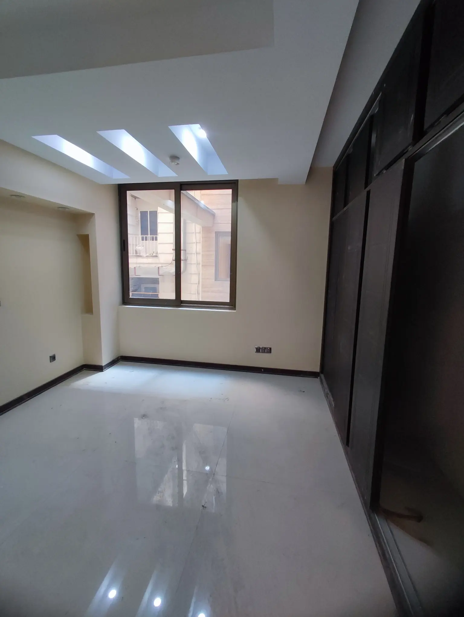 اجاره آپارتمان ۱۴۰ متر سه  خواب مشاعات دار در سعادت‌آباد